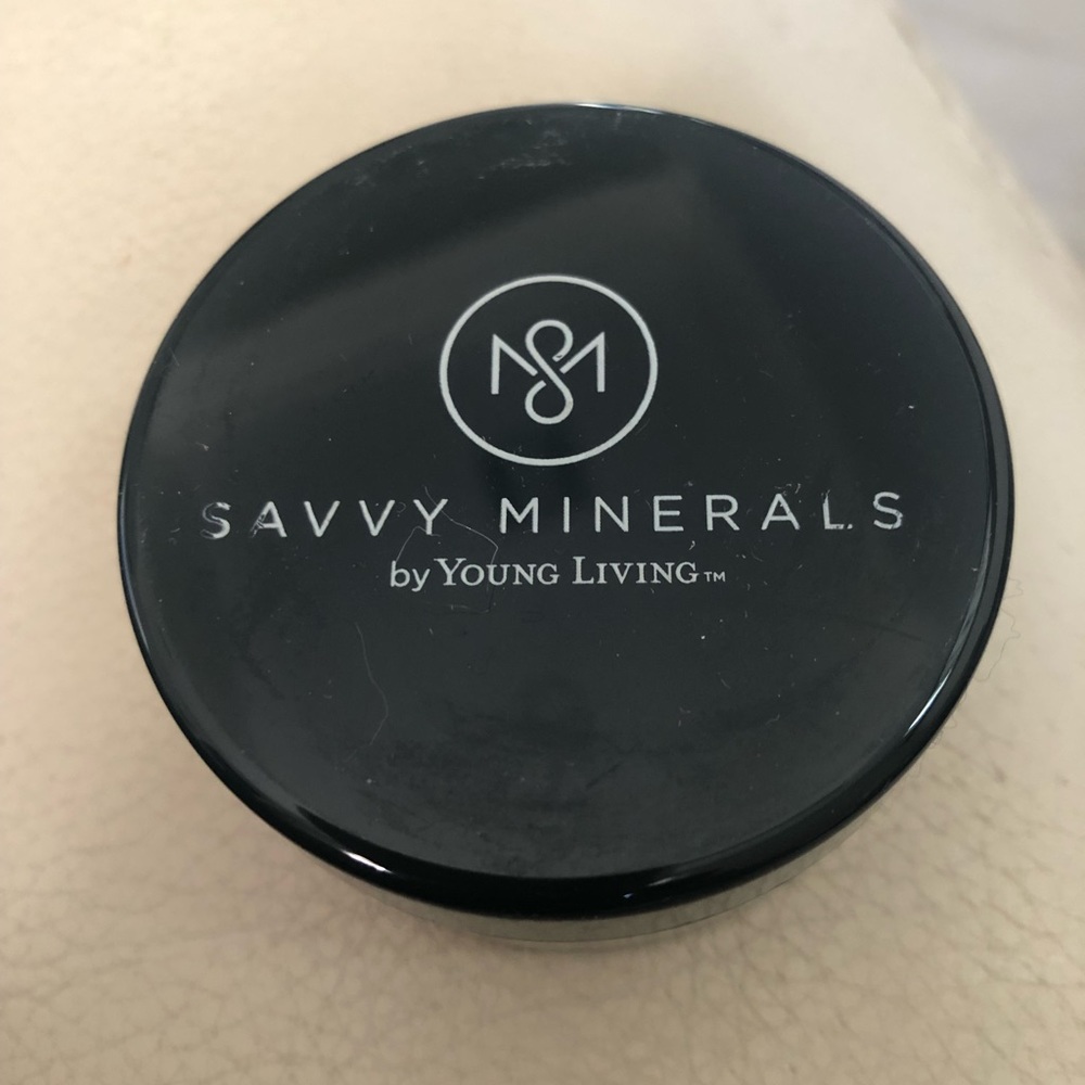 NWOT Foundation Powder Savvy Minerals by Young Living